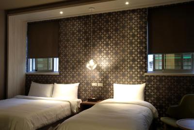 ایست دراگون هتل