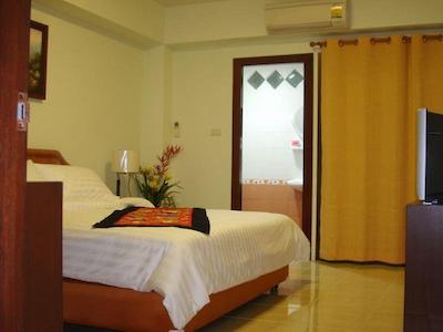 سیلور گلد گاردن سووارنابومی ایرپورت