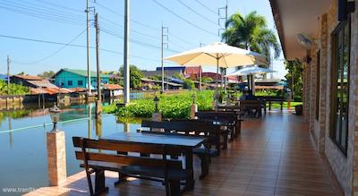 سیلور گلد گاردن سووارنابومی ایرپورت