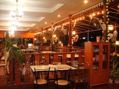 سیلور گلد گاردن سووارنابومی ایرپورت