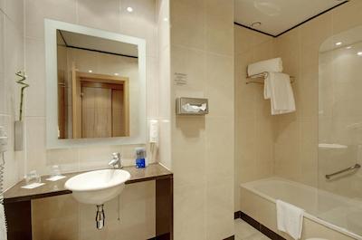 تریپ اسالامانکا منتالوو هتل