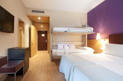 تریپ اسالامانکا منتالوو هتل