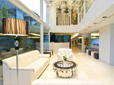 د ایوری ویلا