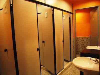 مونی گالری هاستل