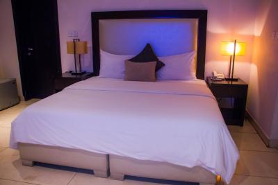 اس اند اس هتل اند سویتز