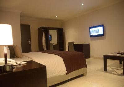 اس اند اس هتل اند سویتز