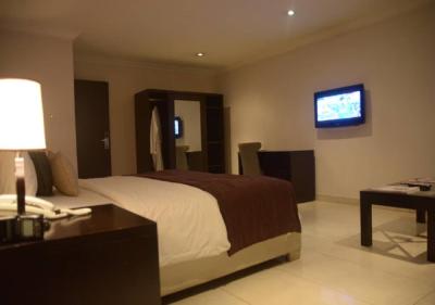 اس اند اس هتل اند سویتز