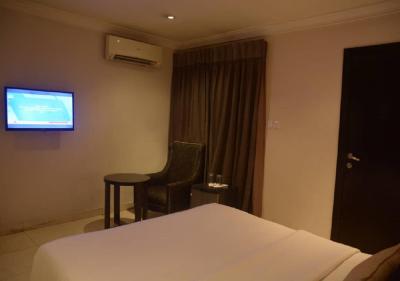 اس اند اس هتل اند سویتز