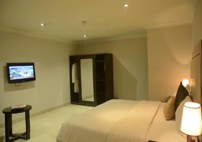 اس اند اس هتل اند سویتز