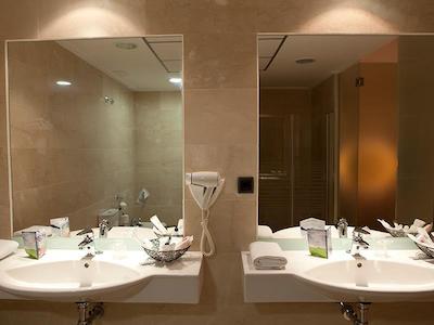 سرکتل هتل ریسال