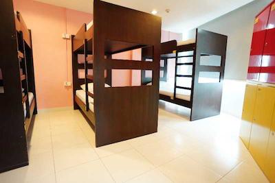 جی4 استیشن بک پکرز هاستل