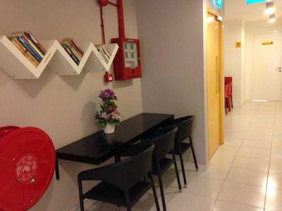 جی4 استیشن بک پکرز هاستل