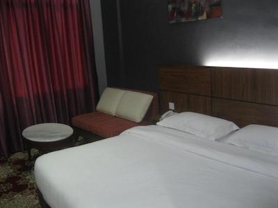 لانگورا بارن ریزرت