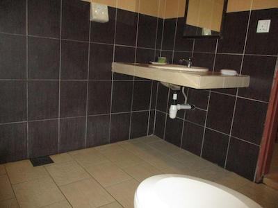 لانگورا بارن ریزرت