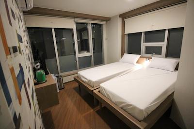 هستل د استیل این هنگدا