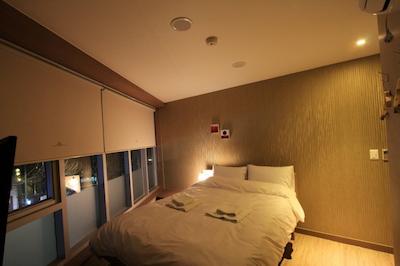 هستل د استیل این هنگدا