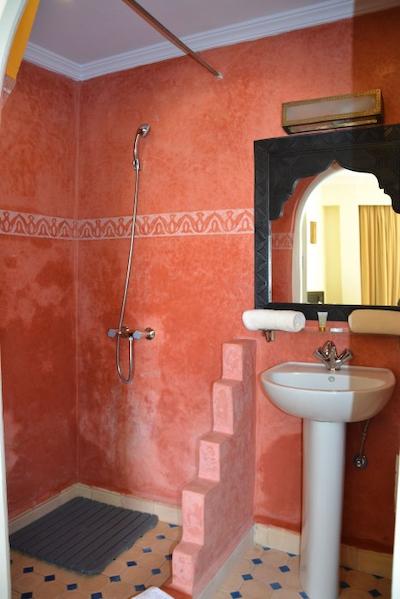 هتل ریاد بناتار