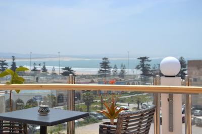 هتل ریاد بناتار