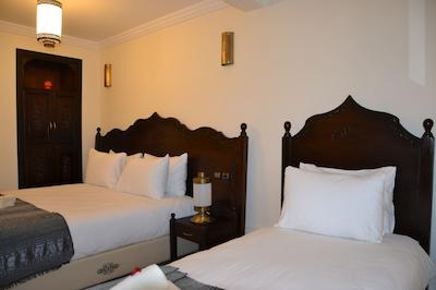 هتل ریاد بناتار