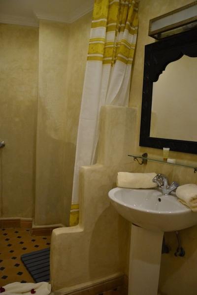 هتل ریاد بناتار