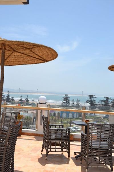 هتل ریاد بناتار