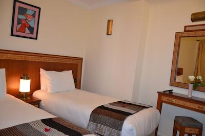 هتل ریاد بناتار