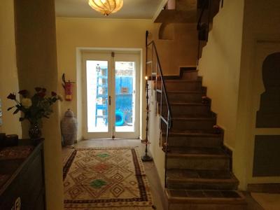 هتل ریاد بناتار