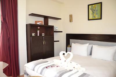 هتل ریاد بناتار