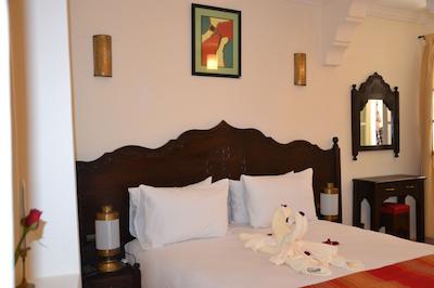 هتل ریاد بناتار