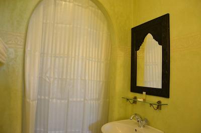 هتل ریاد بناتار