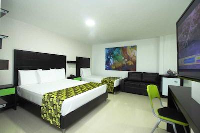 هتل جنوا پرادو