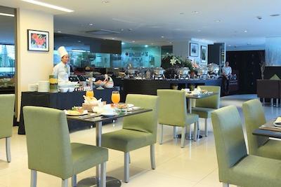 گلدن تولیپ ماندیسون سوئیتس