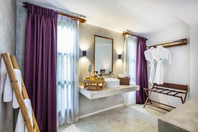 فلورال لوکس هتل منترا پاتایا