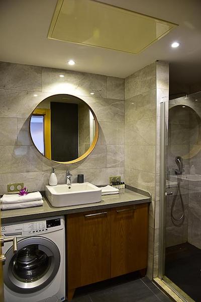 دجیرمنبورنو رسیدنس