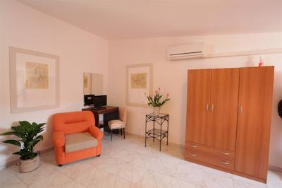 ب اند ب کاس فرانسسو