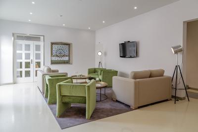 پرتو دموز هتل