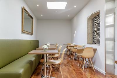 پرتو دموز هتل