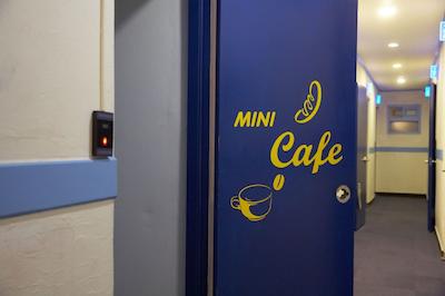 و مینی هتل هستل