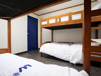 و مینی هتل هستل