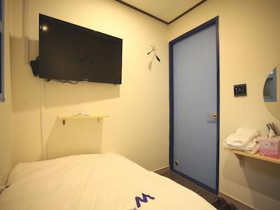 و مینی هتل هستل