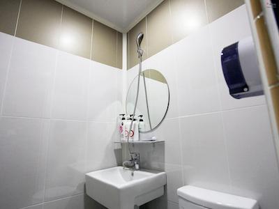 و مینی هتل هستل