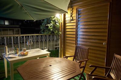 و مینی هتل هستل