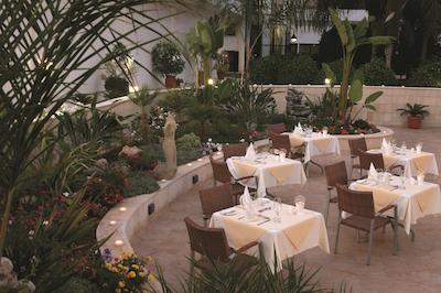 ادامز بیچ هتل