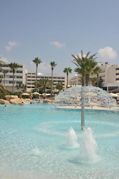 ادامز بیچ هتل