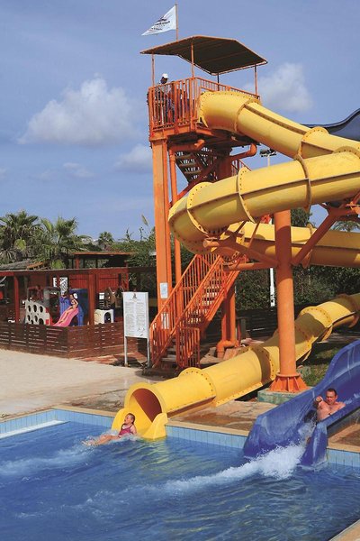 ادامز بیچ هتل