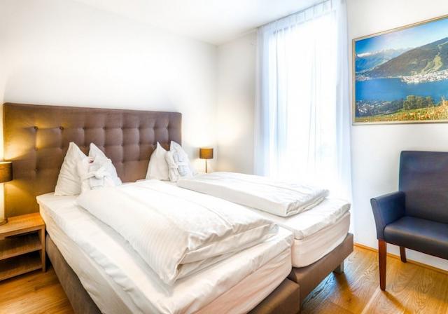 رسیدنس بلوو