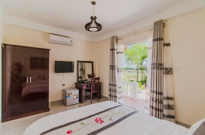 د مون ریور همست اند ویلا