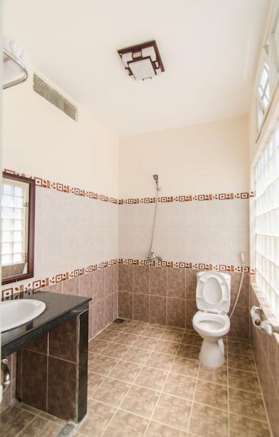 د مون ریور همست اند ویلا