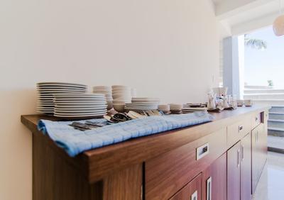 د مون ریور همست اند ویلا