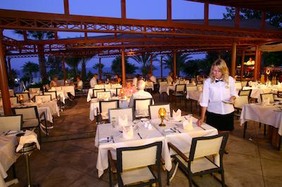 د گولدن کاست بیچ هتل